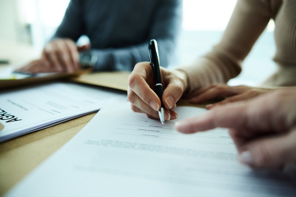 An assumable mortgage lets a buyer use a seller's lower mortgage interest rate. (Getty Images)