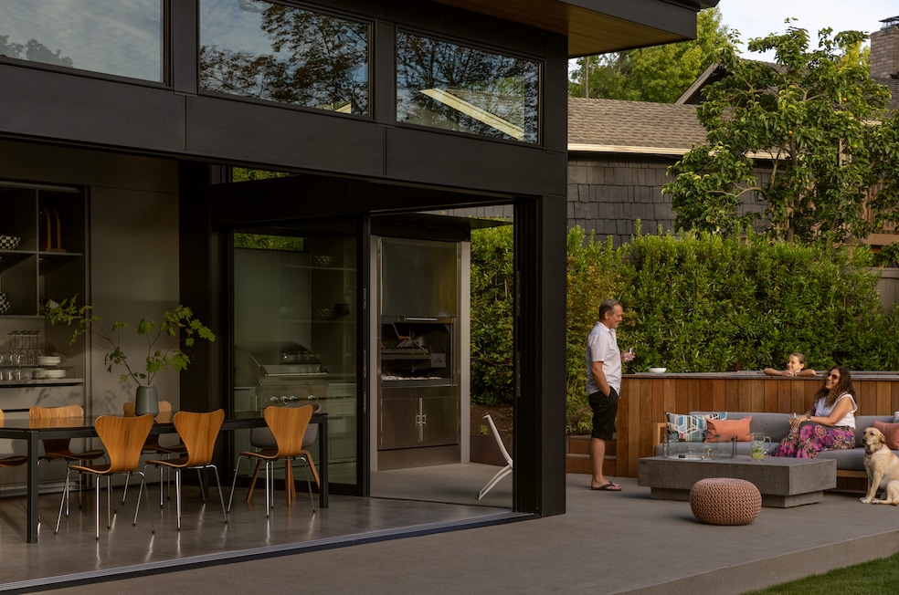 This Seattle unit serves as an Argentinian "quincho," for grilling and entertaining. (Rafael Soldi)