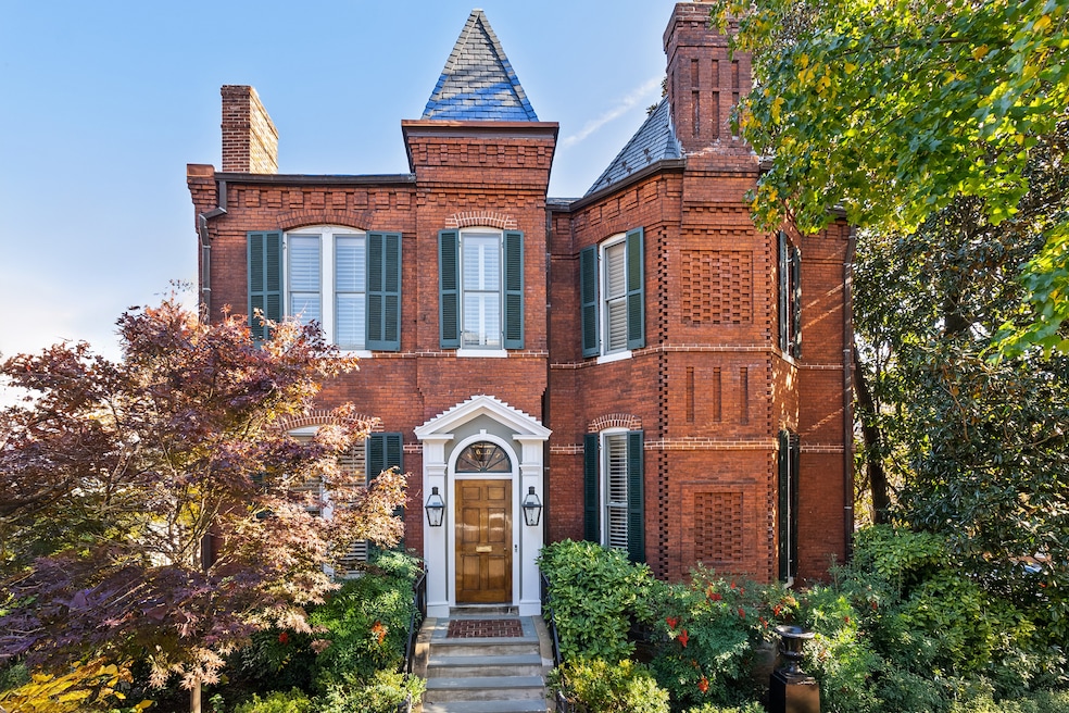 A historic home in Washington, D.C.'s Georgetown neighborhood is listed for $8.5 million. (Townsend Visuals)