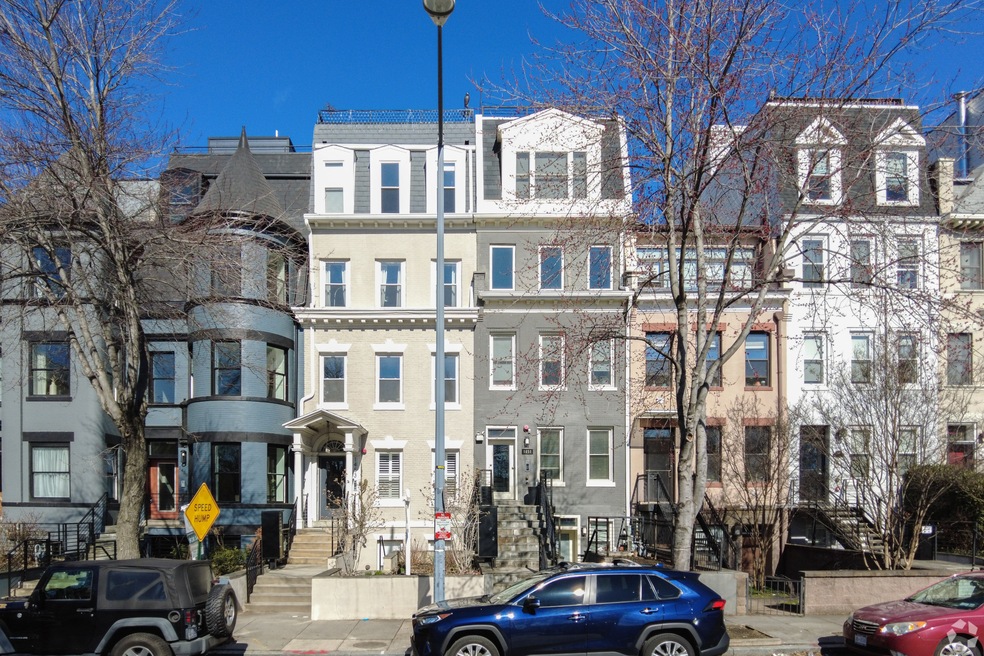 Homes in the Washington, D.C., neighborhood of Columbia Heights. (Joseph Furio/CoStar)