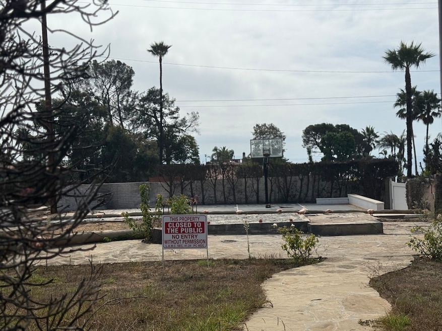 A cleared lot in the Pacific Palisades. New laws seek to provide greater insurance safeguards and promote fire mitigation. (Moira Ritter/Homes.com)