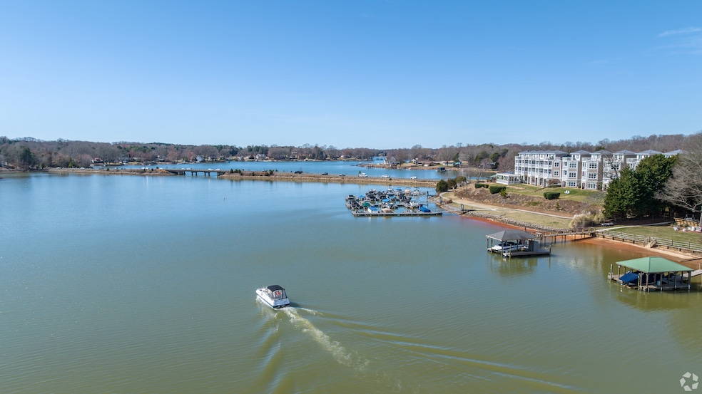 The town of Mooresville requires developers to make half of their shoreline along Lake Norman accessible to the public. (Scott Brotherton/CoStar)
