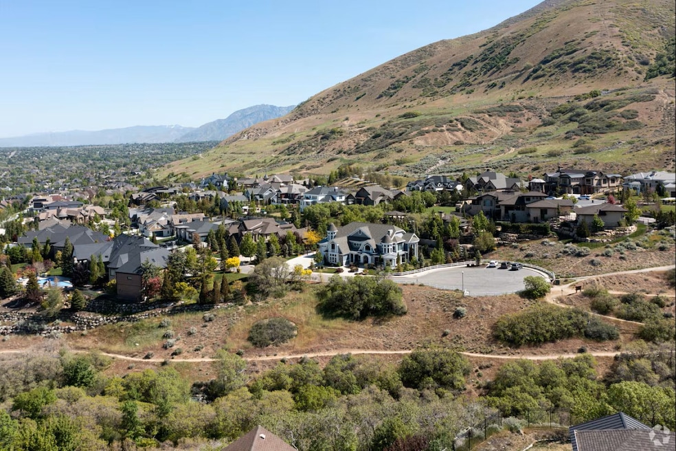 Garbett Homes, a Salt Lake City-based homebuilder, broke ground on a new townhouse development in South Jordan and a single-family community in Draper, Utah. (CoStar)