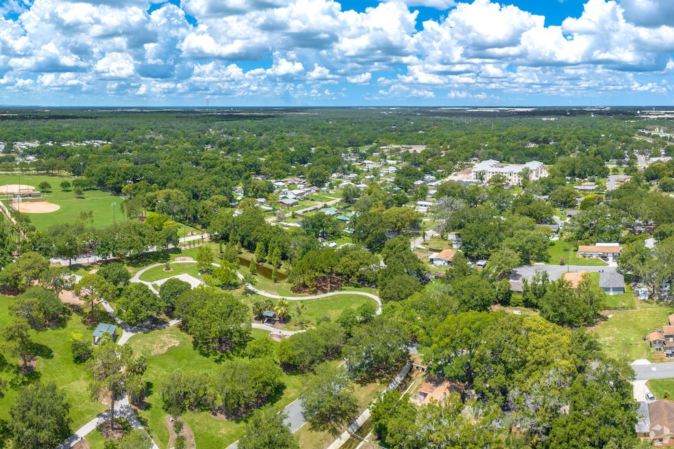 Aerial view of neighborhood houses and the surrounding area in Lakeland, Florida. (Jeffery Palmer/CoStar) 