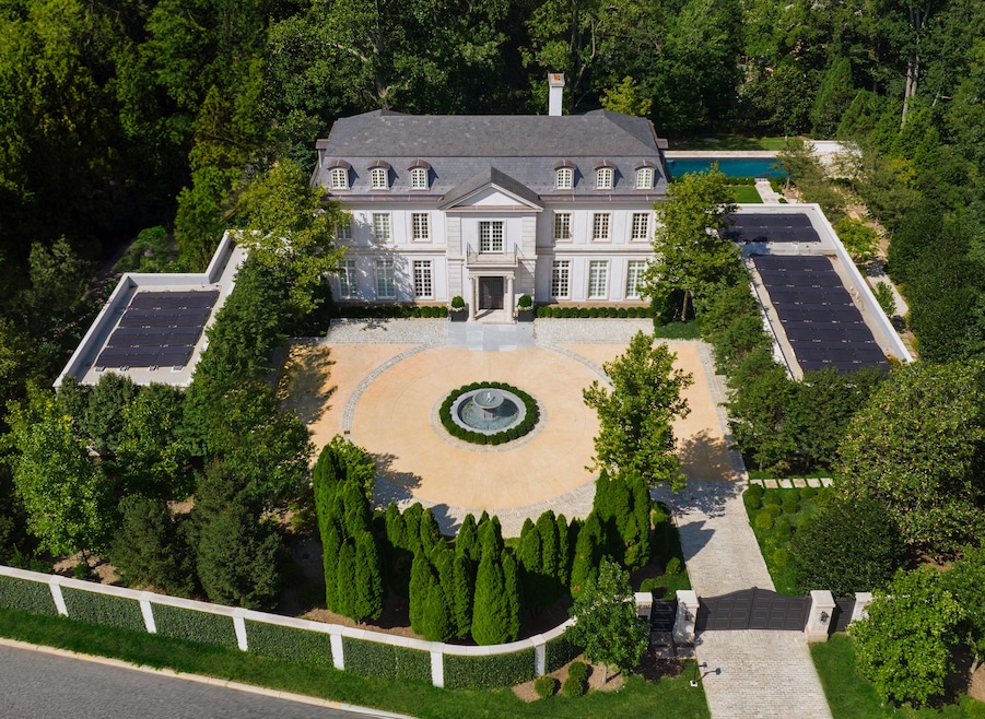 This home in Washington, D.C.'s Foxhall neighborhood sold last month for $25 million. The buyer is reported to be Howard Lutnick, whom President Trump has nominated to be commerce secretary. (Mike Sobola/Mid-Atlantic Drones)
