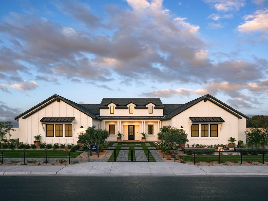 Toll Brothers opened Stonegate Court, a new luxury development in Gilbert, Arizona. (Toll Brothers)