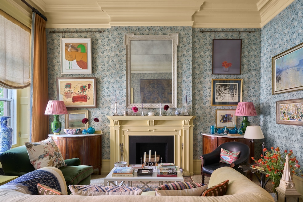 Ben Pentreath Studio designed the drawing room. (Marco Ricca)
