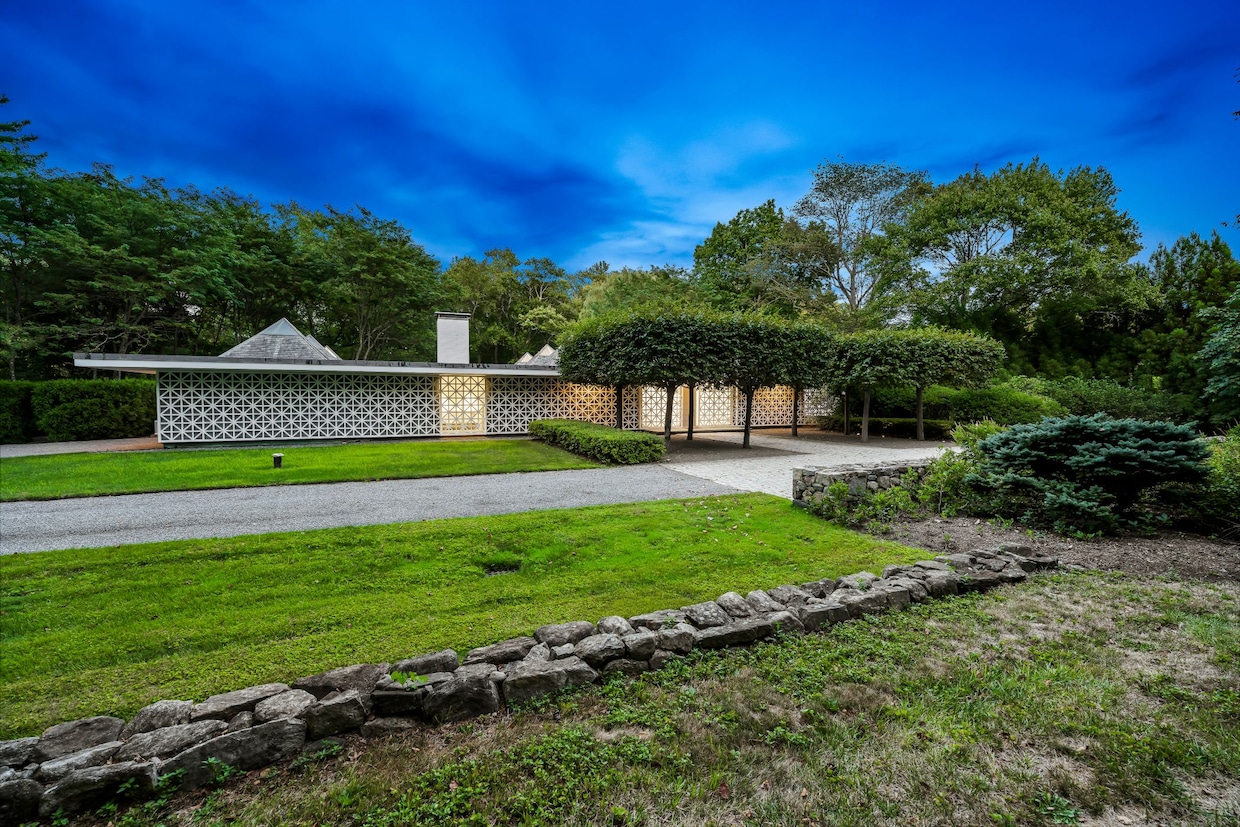 The nearly 5,000-square-foot Celanese House has four bedrooms. (William Pitt Sotheby's International Realty)
