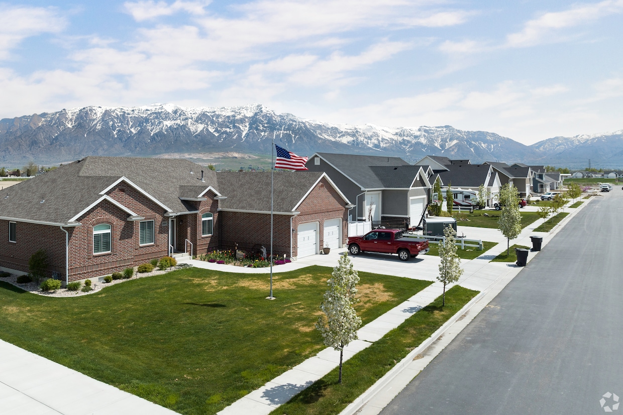A neighborhood in Plain City, Utah, about 50 miles north of the state capital. (Marcel De Lima/Homes.com)