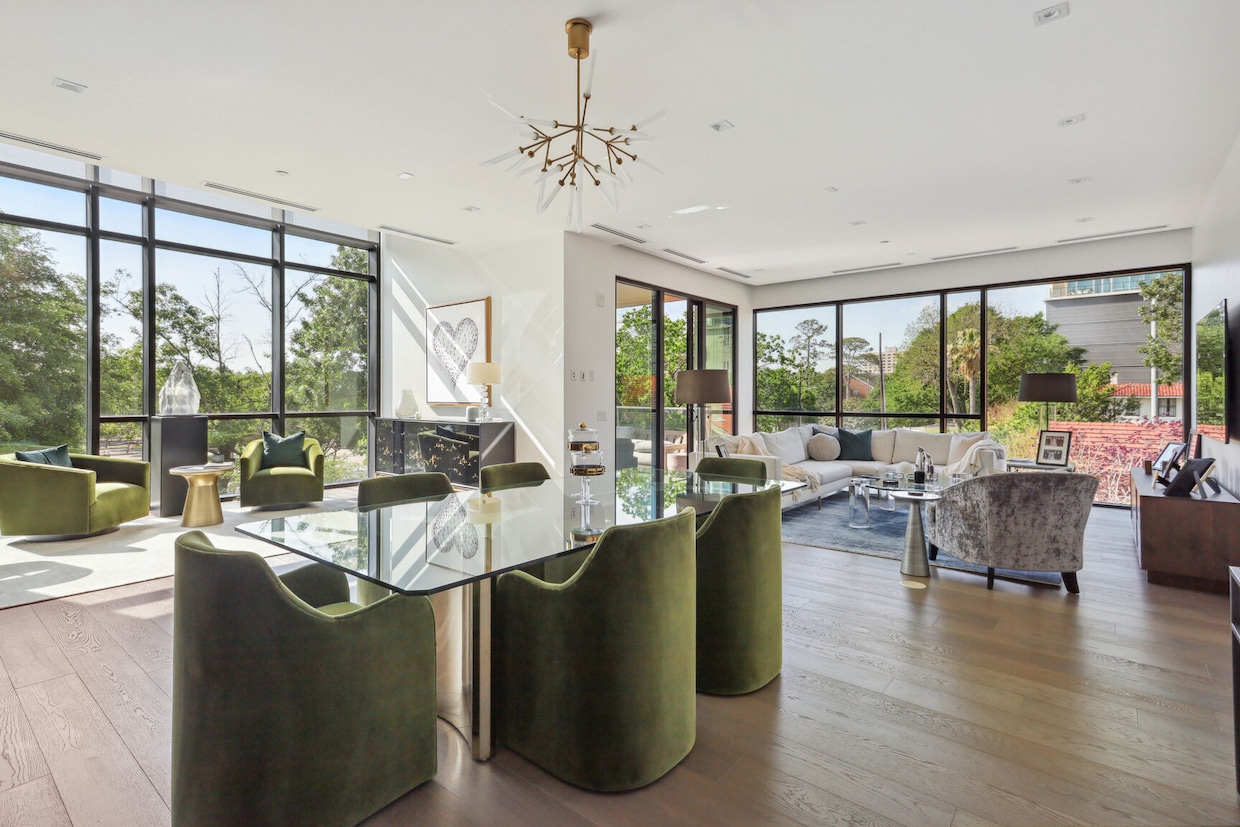 This condo listed for sale in the Museum Park neighborhood of Houston asks $975,000. (Joseph McKinney/Imoto photography)