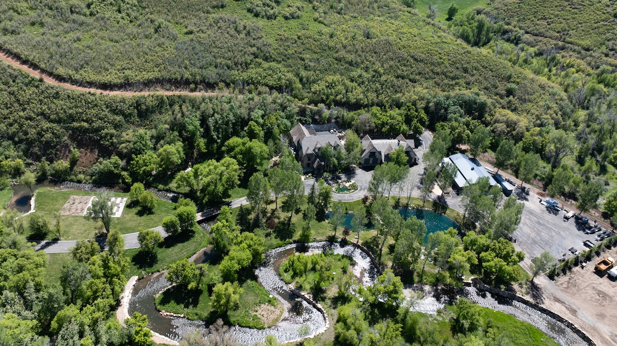 This 7,000-acre ranch has several bodies of water. (Swan Land Co.)