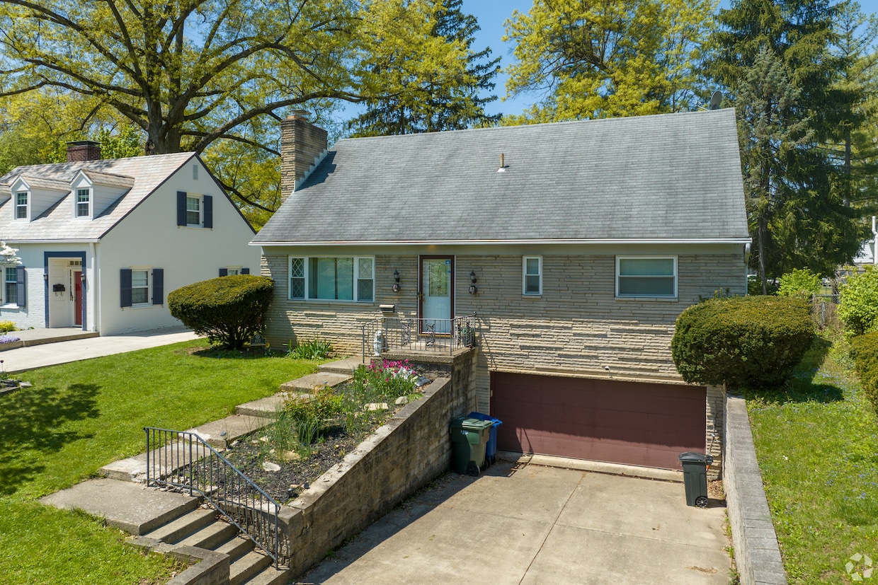 A split-level in Columbus, Ohio. The Midwest was the only region to see an improvement in April in pending sales from one year earlier. (Sam Blythe/Homes.com)