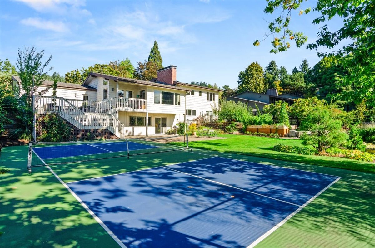 This house in Portland, Oregon, has a pickleball court in the backyard. (Casa Media Portland/Tom Miller)