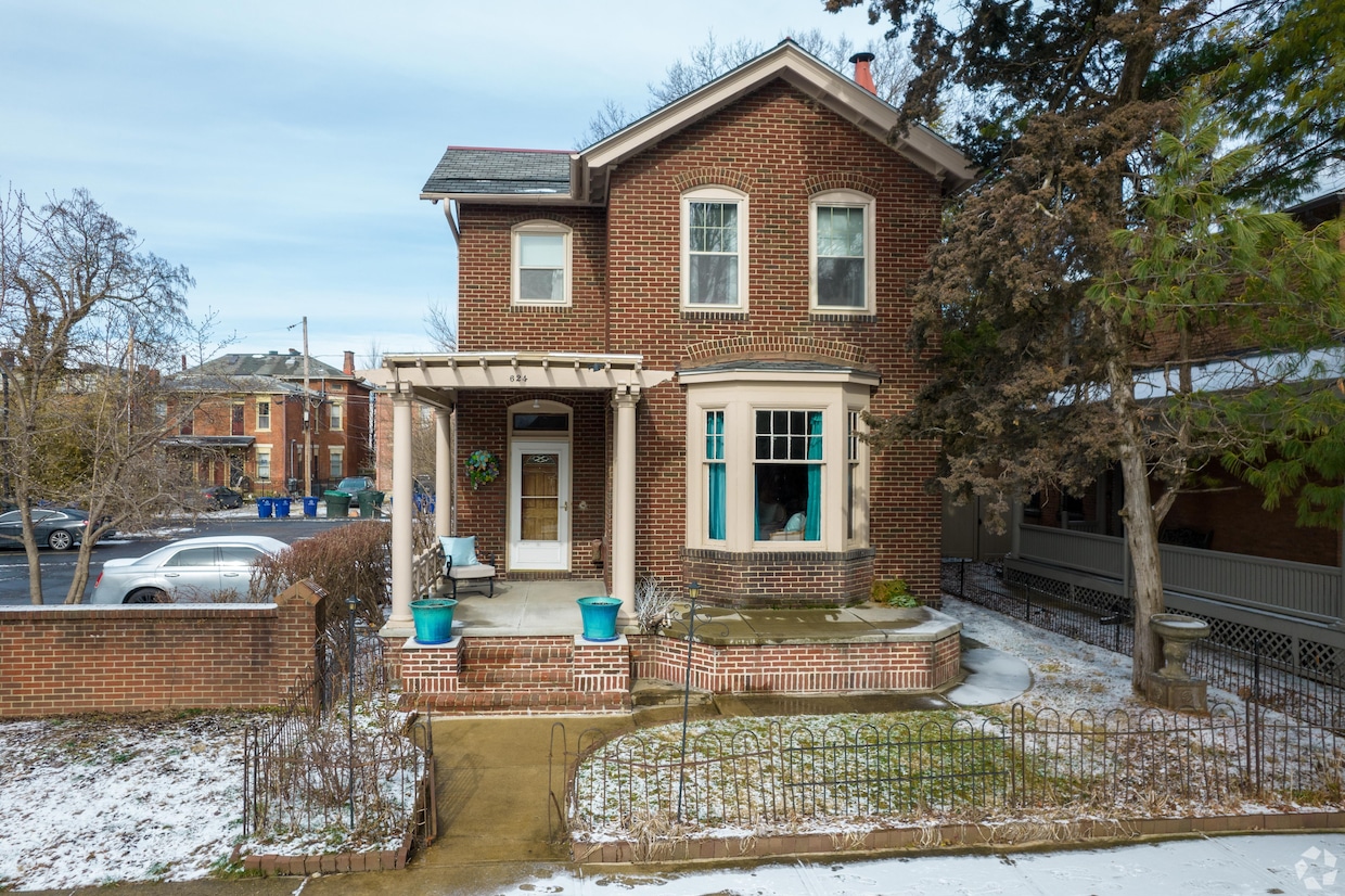 The Mortgage Bankers Association reported a 48% increase in its index measuring refinance and purchase demand compared to a year ago. Above: A home in Columbus, Ohio. (Sam Blythe/CoStar)