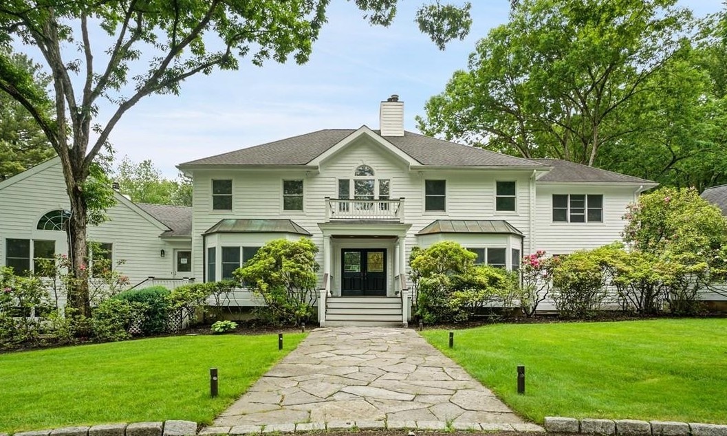 The home at 792-820 Old Post Road sits within a gated estate on more than 15 acres in Westchester County, New York. (Houlihan Lawrence)