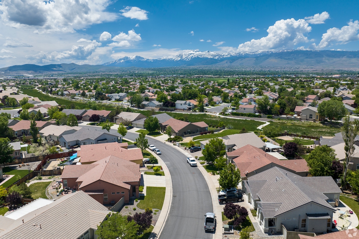 Western United States was the only one of the four major regions where pending sales rose in July from the previous month. (Jeremy Jensen/Homes.com)