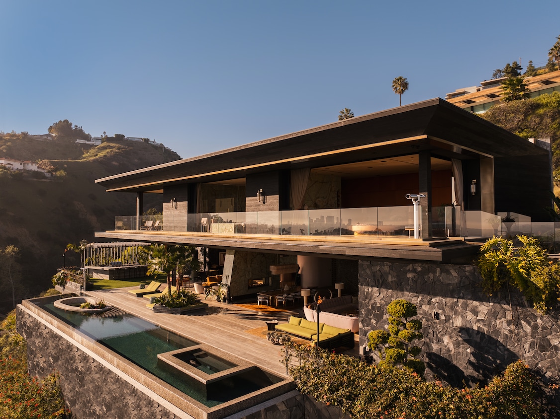 A newly built house in the Hollywood Hills offers privacy and sweeping views of L.A. (Lawrence Fitz-Simon)