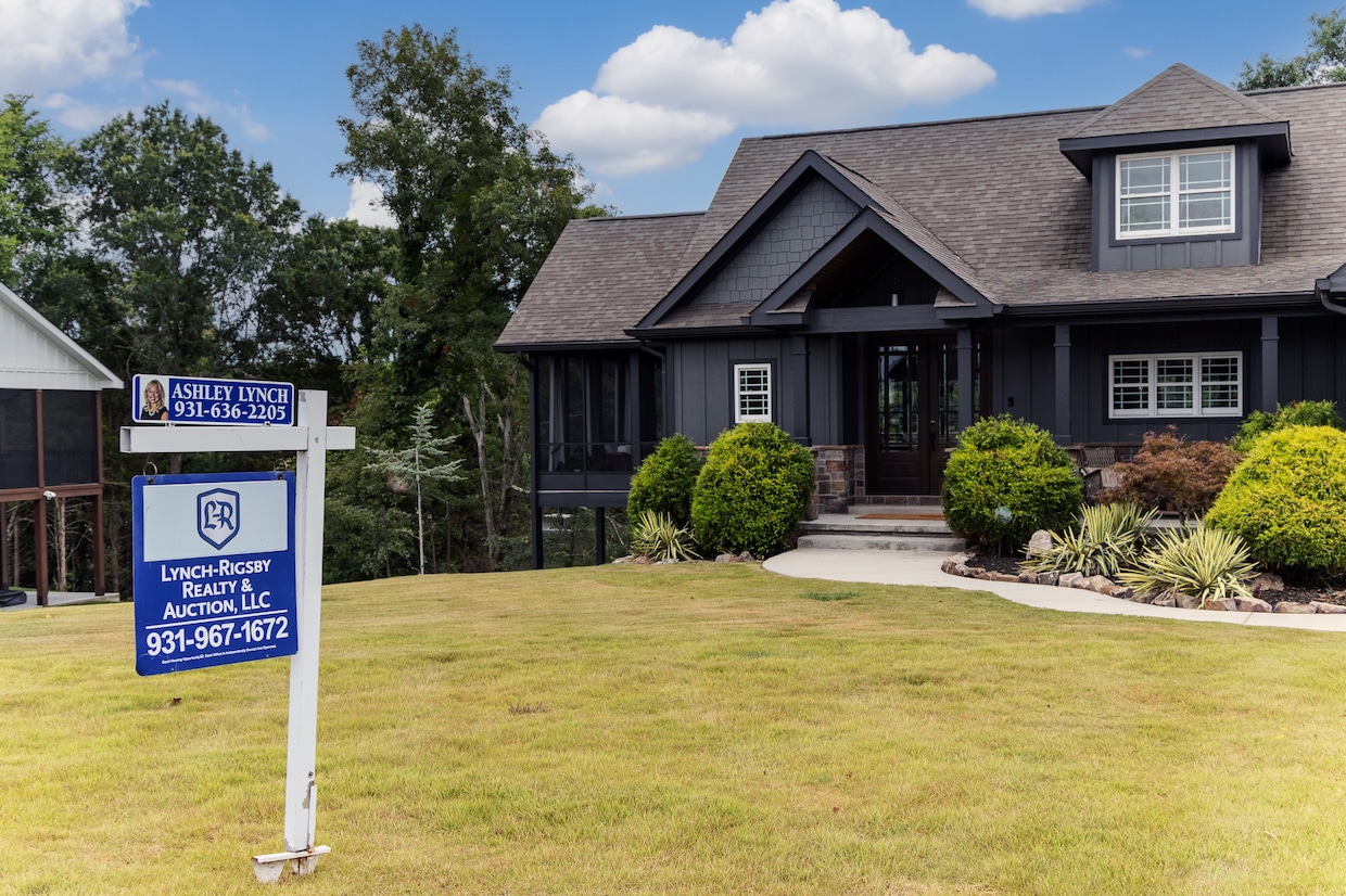 Fannie Mae economists expect the 30-year, fixed-rate mortgage will end the year around 6.4%. (Mason Adams/CoStar)
