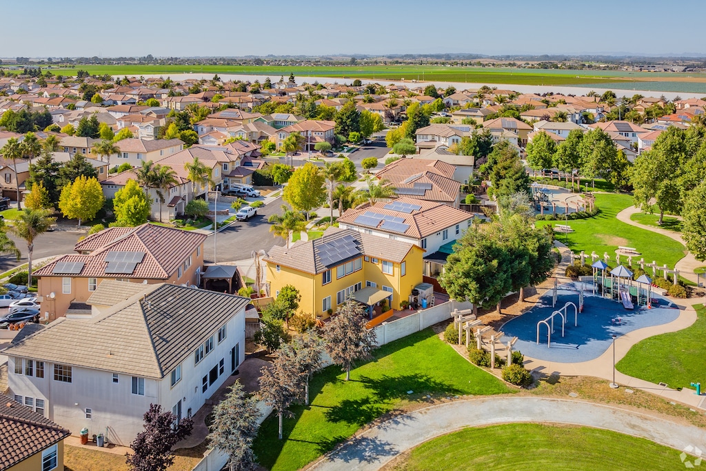 Purchase applications are up 13% from one year ago, according to the Mortgage Bankers Association. (Paul Winner/Homes.com)