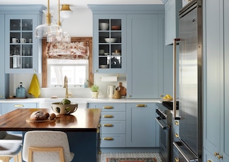 For this kitchen renovation in Montclair, New Jersey, Beth Diana Smith mixed colors, patterns, and century-old design elements. (Kelly Marshall)