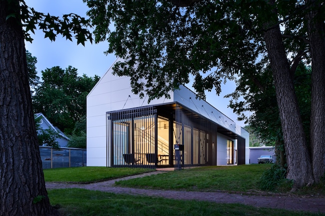 Architecture students design, built, and sold this two-bedroom home in Lawrence, Kansas. (Corey Gaffer Photography)