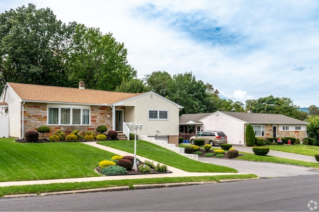 Single-family homes nestled in the Minooka neighborhood of Scranton, Pennsylvania — the state where home prices grew 6.4% in August. (CoStar)