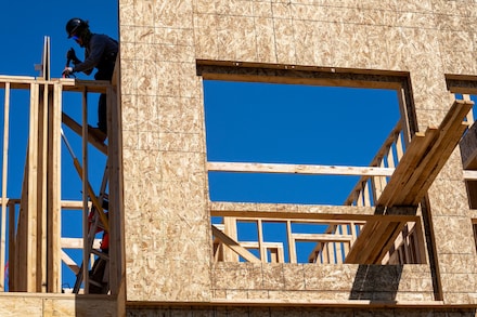 Large metropolitan and suburban regions reported a sizeable 3.8% dip in single-family construction, according to a National Association of Home Builders analysis. (Getty)