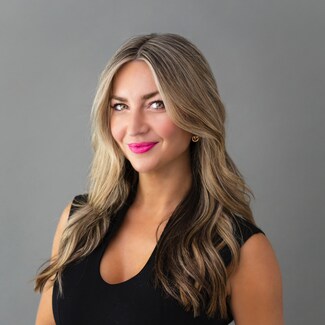 Amber Hunt Real Estate Agent - The Oppenheim Group
