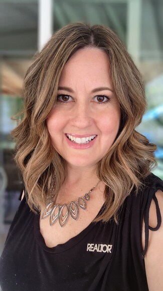 Stacy Mulligan Real Estate Agent - Sphere Real Estate