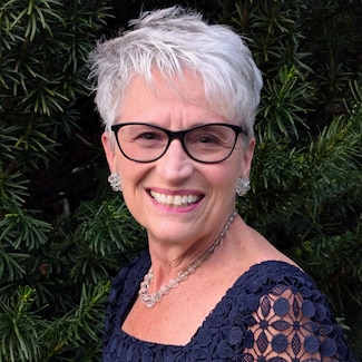 Denise Coolidge Real Estate Agent - Kinlin Grover Compass