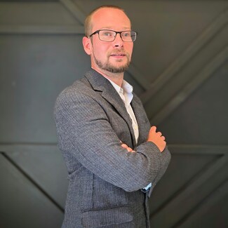 Anthony Clore Real Estate Agent - Century 21 Metro Brokers