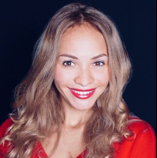 Sara Arias Real Estate Agent - Douglas Elliman