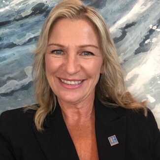 Maria Edwards Real Estate Agent - Coldwell Banker-Campbell Rltrs