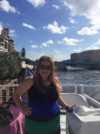 Lisett Perez Real Estate Agent - AAUG REALTY, LLC