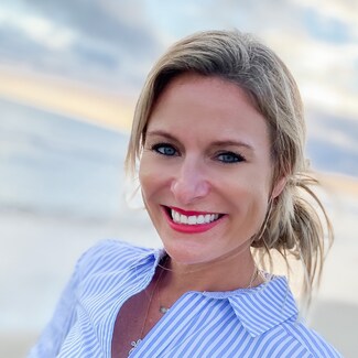 Lindsay Close Real Estate Agent - Salt and Sand Realty