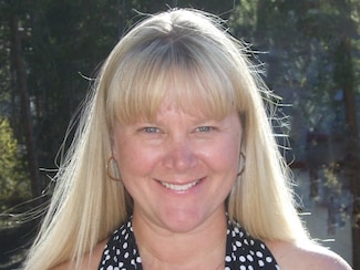 Julia Regan Real Estate Agent - 8z Real Estate