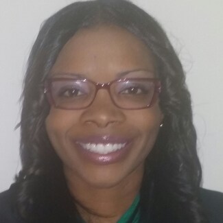 Aaliya Queen Real Estate Agent - HomeSmart