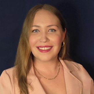Julia Halusker Real Estate Agent - Russell Real Estate Services