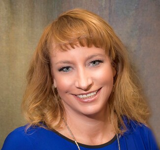 Lara Jobe Real Estate Agent - RE/MAX Associates of Arlington