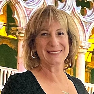 Joanne Strano Real Estate Agent - United Realty Group, Inc