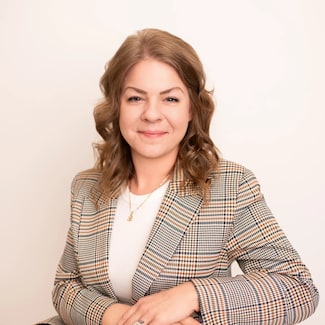 Brittany Hamilton Real Estate Agent - KW Elevate Luxury