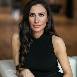 Jeni Stalone Real Estate Agent - ReeceNichols -Johnson County W