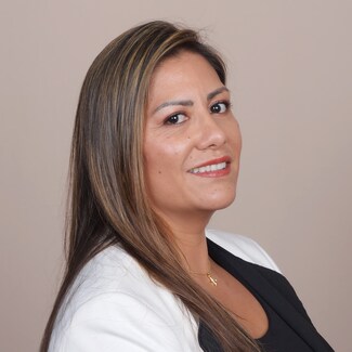 Luisa Bravo Real Estate Agent - United Realty Group Inc.