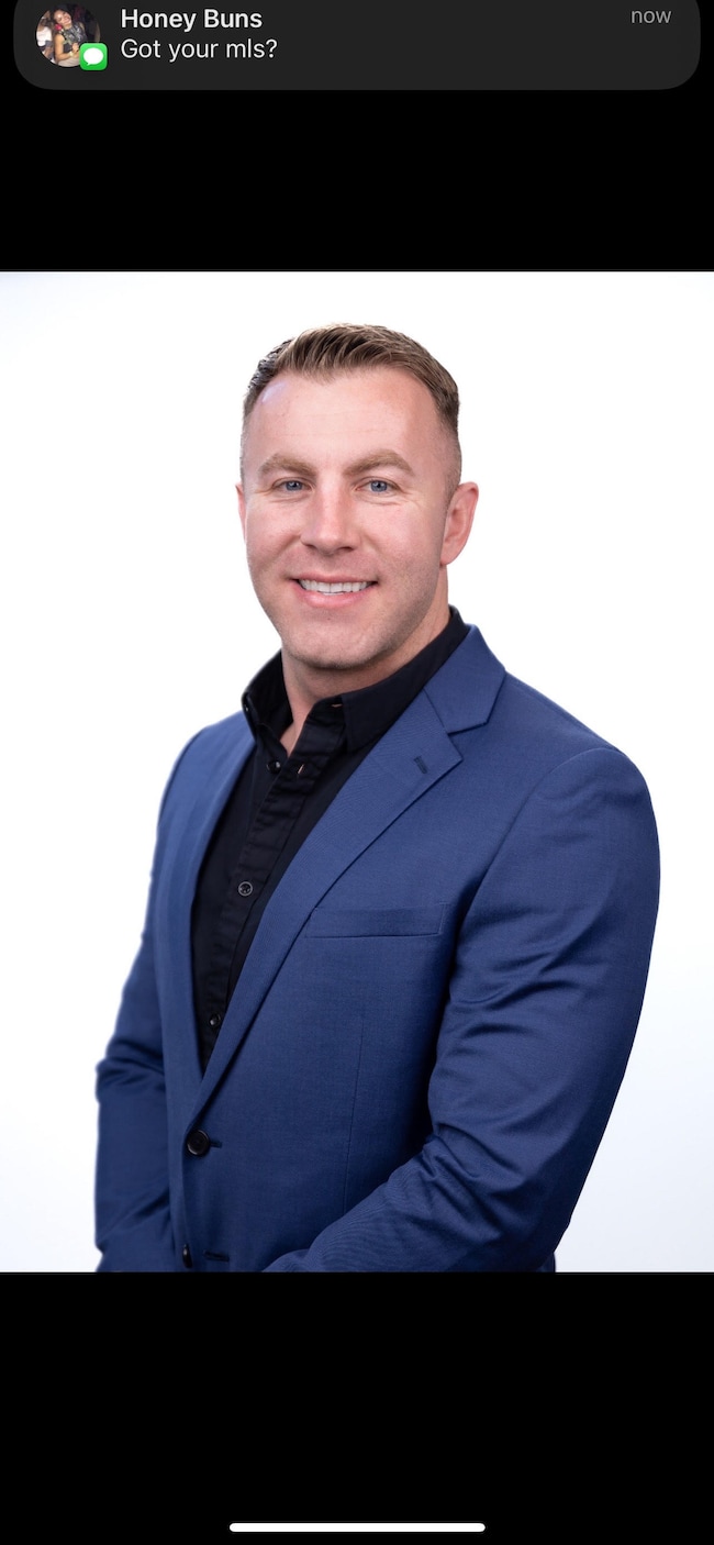 Agent Photo