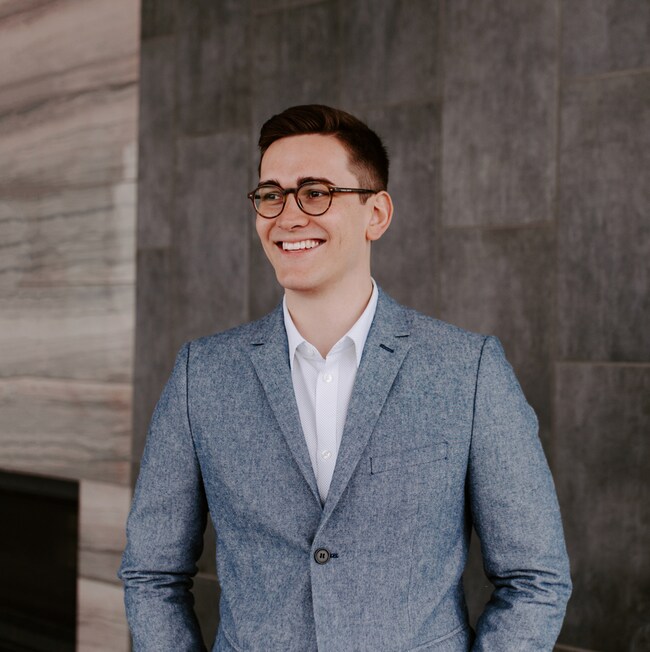 Agent Photo