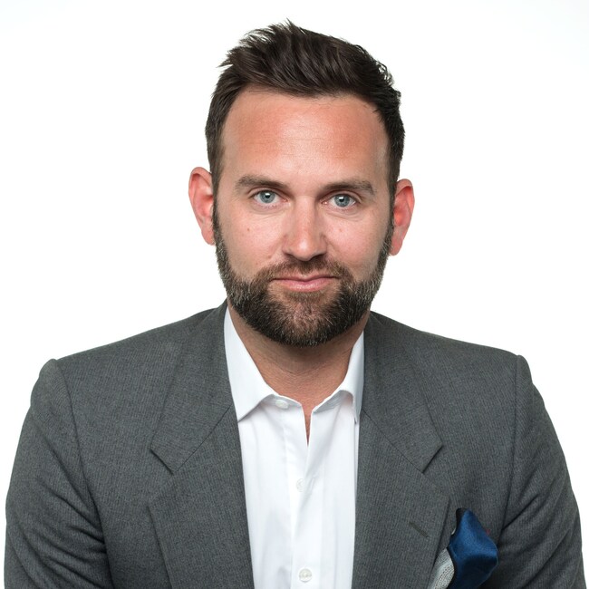 Agent Photo