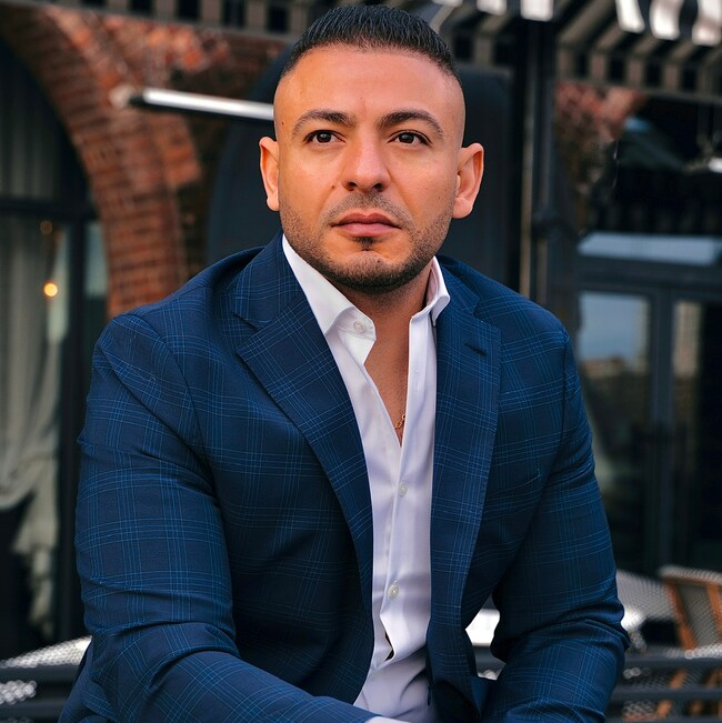 Agent Photo