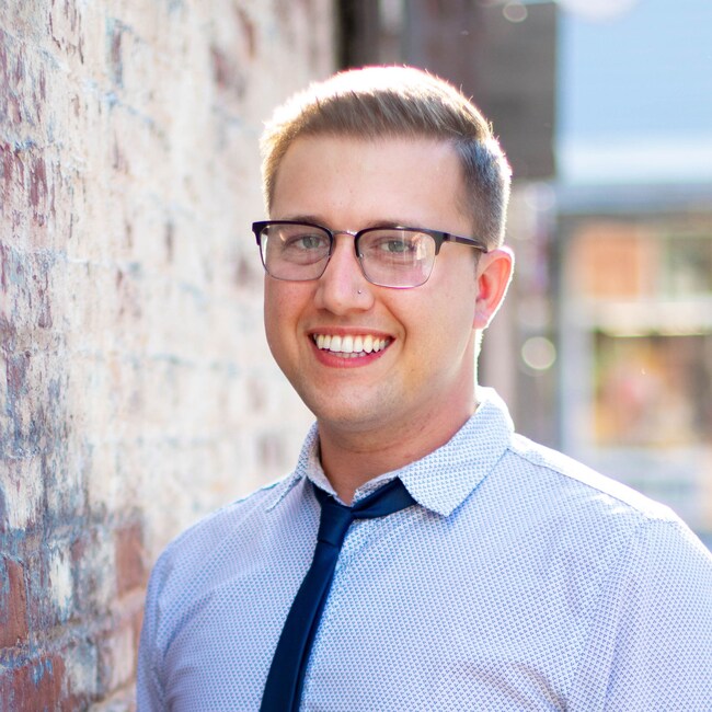 Agent Photo