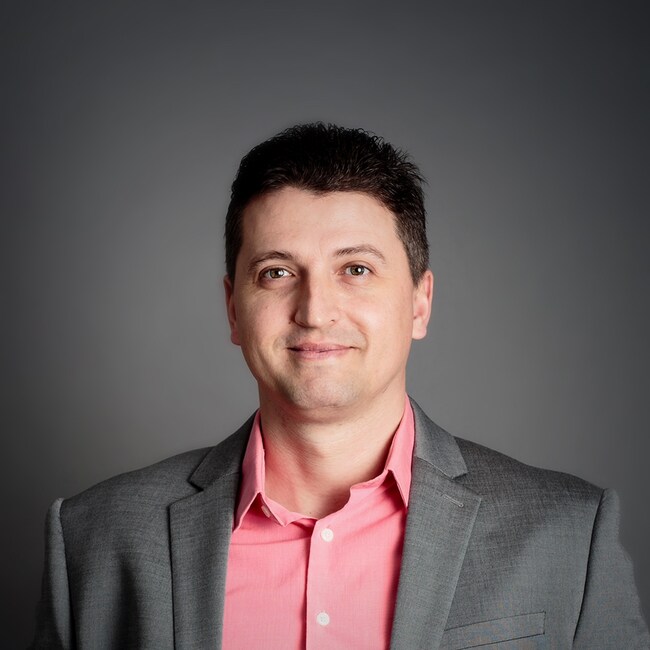 Agent Photo