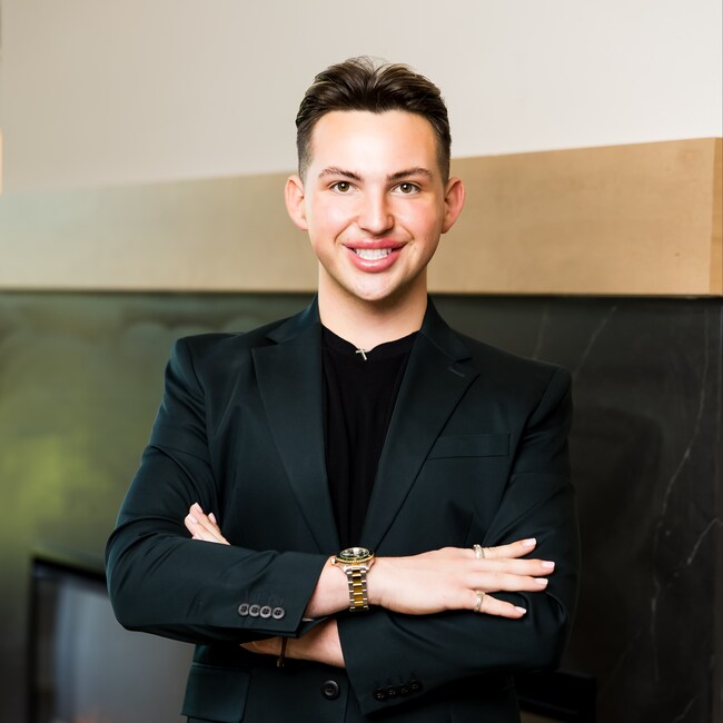 Agent Photo